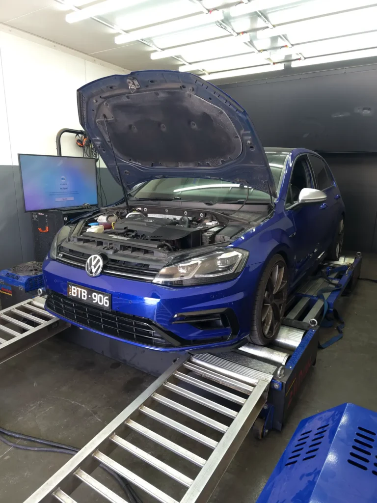 VW Golf R (2)