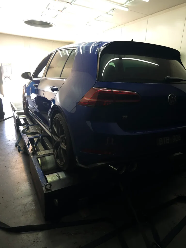 VW Golf R(3)