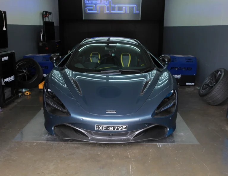 McLaren 720S (2)